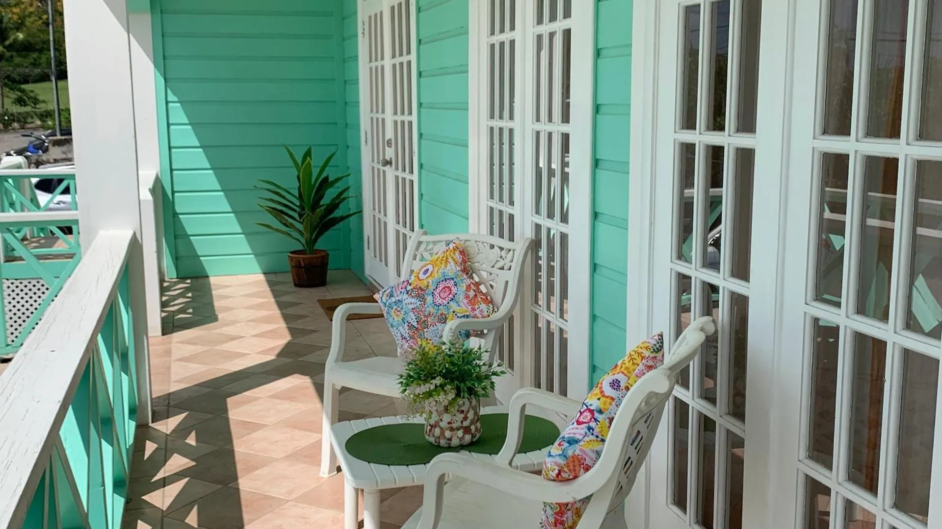 Jolly Holiday Apartment 1 B Jolly Harbour