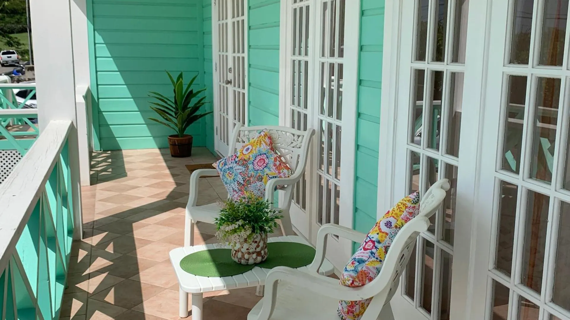 Jolly Holiday Apartment 1 B Jolly Harbour