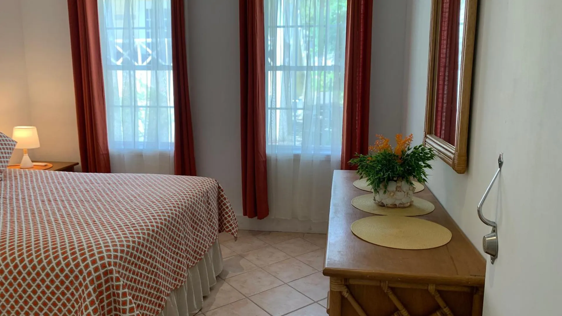 Jolly Holiday Apartment 1 B Jolly Harbour